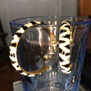 🎉☀️Kenneth Jay Lane Zebra Striped Earrings☀️🎉